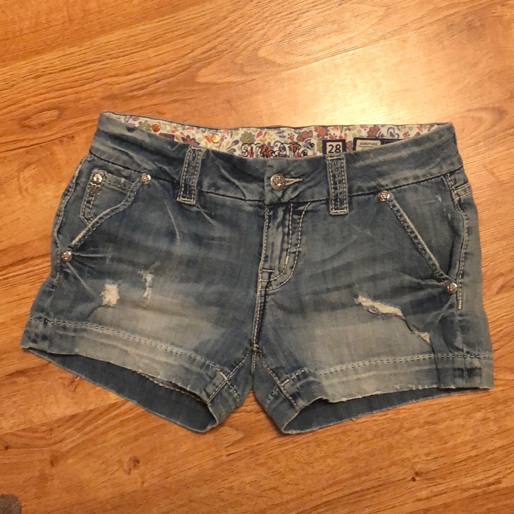 Miss me shorts size 28